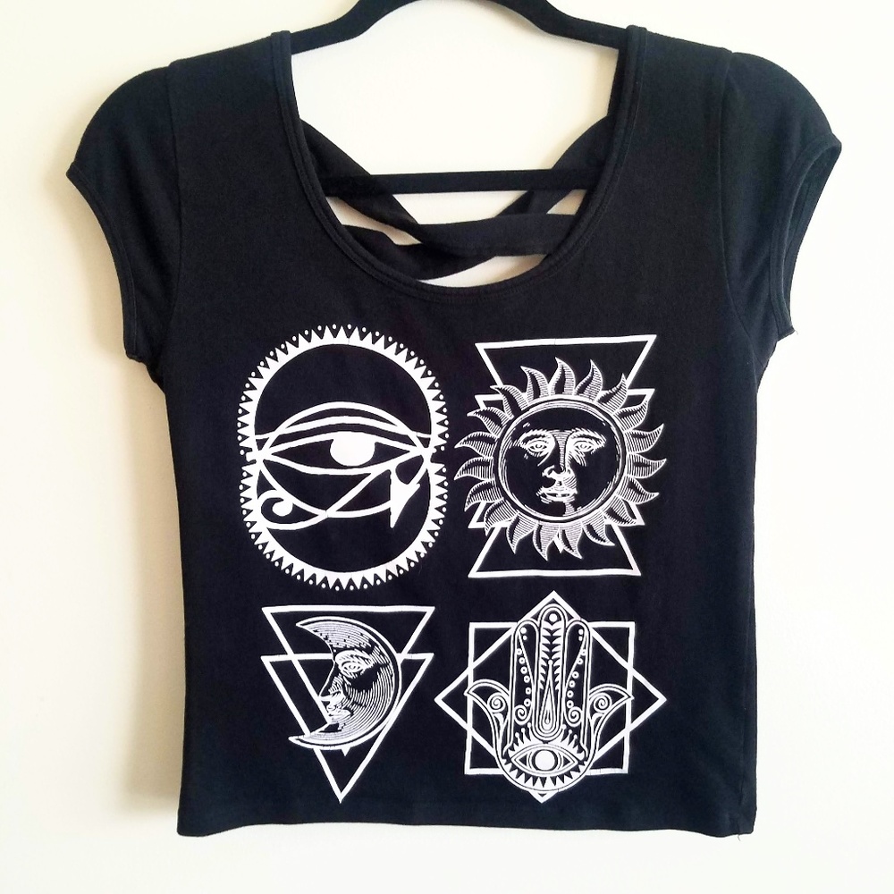 Black Boho Cross-strap Back Graphic Crop Top M/L